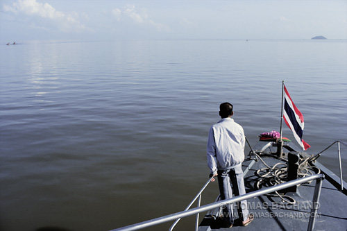 book traveling solo around the world